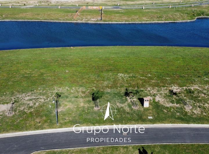 Terreno · 713m²