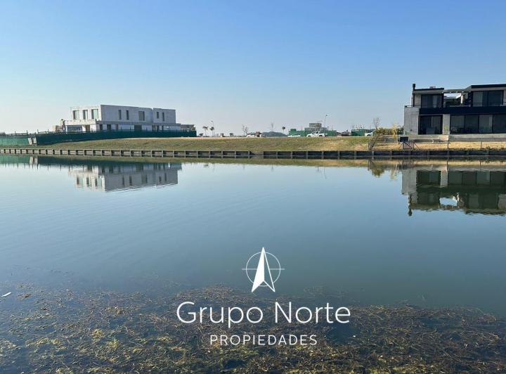 Terreno · 938m²