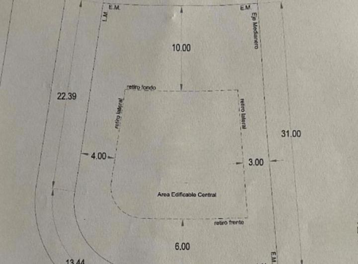 Terreno · 647m²