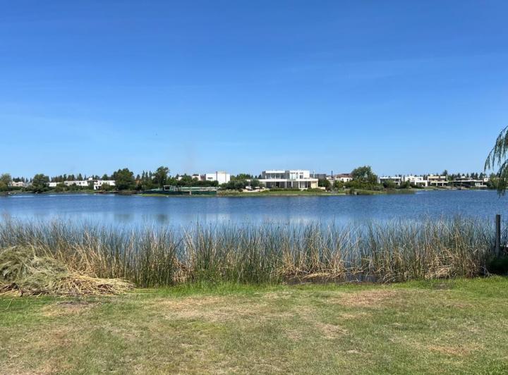 Terreno · 827m²