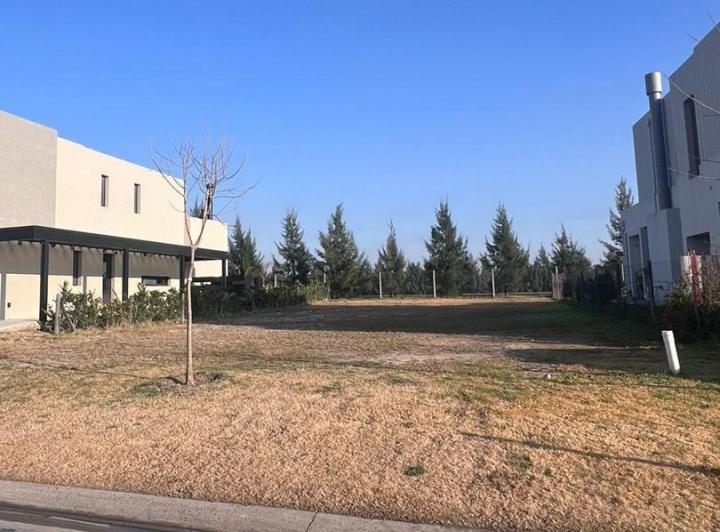 Terreno · 528m²
