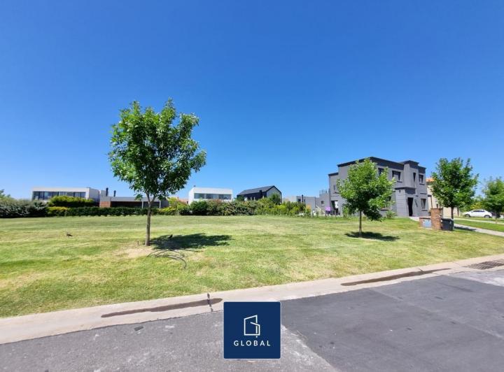 Terreno · 594m²