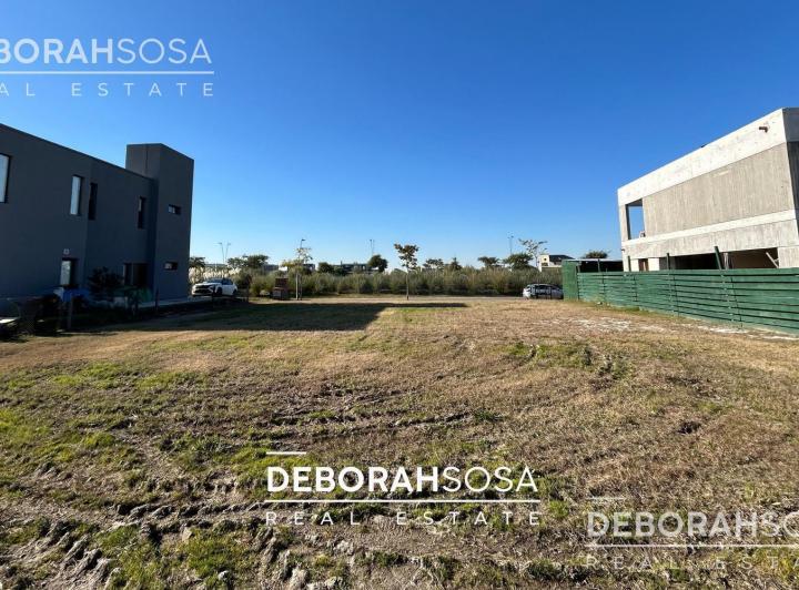 Terreno · 613m²