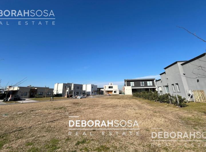 Terreno · 661m²