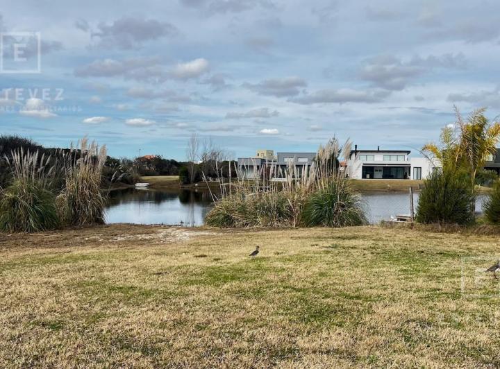 Terreno · 888m²