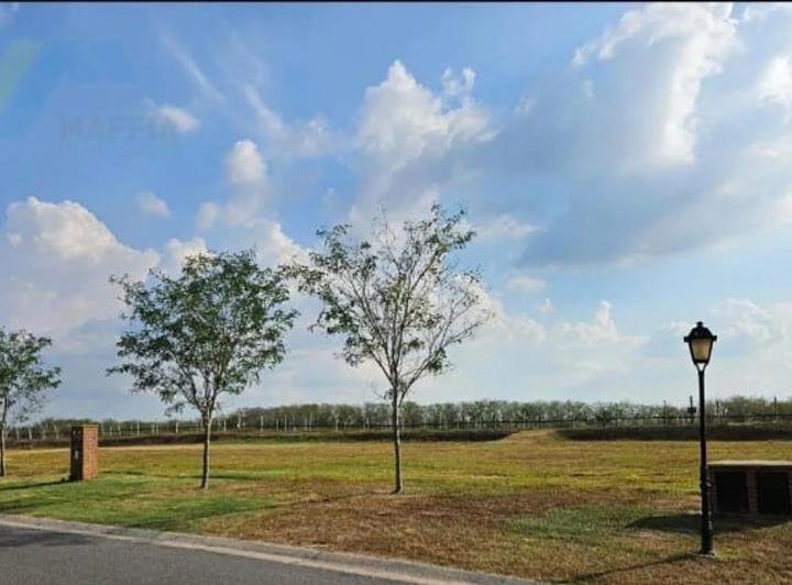 Terreno · 1007m²