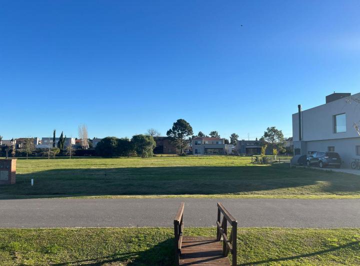 Terreno · 800m²