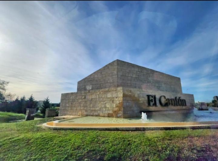 Terreno · 833m²