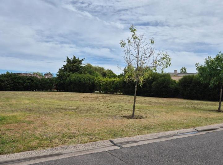 Terreno · 822m²
