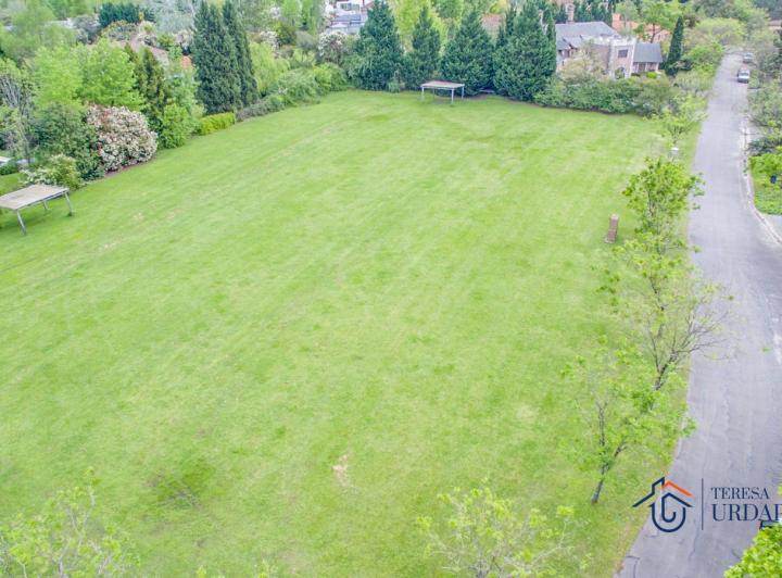 Terreno · 2100m²