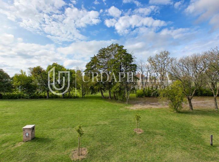Terreno · 852m²