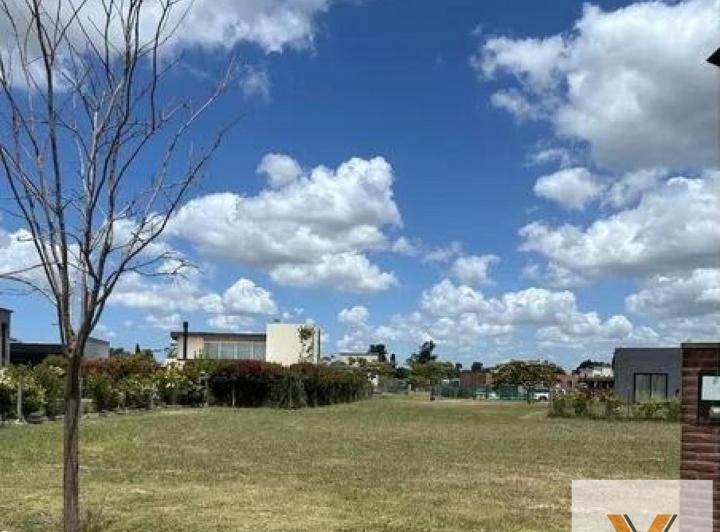 Terreno · 600m²