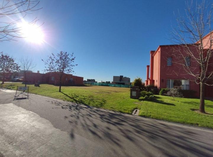 Terreno · 754m²