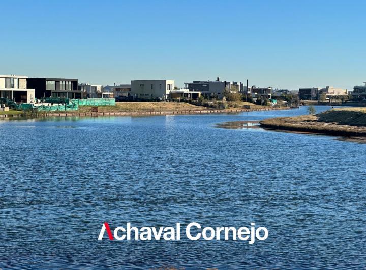Terreno · 1051m²