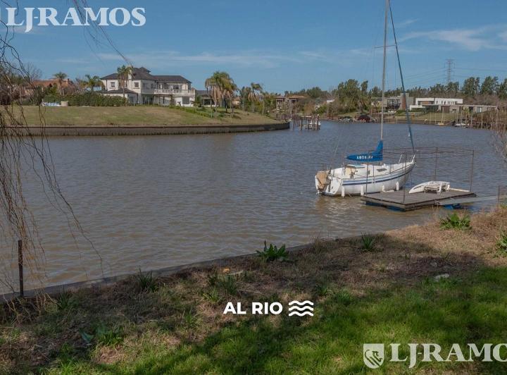 Terreno · 1054m²