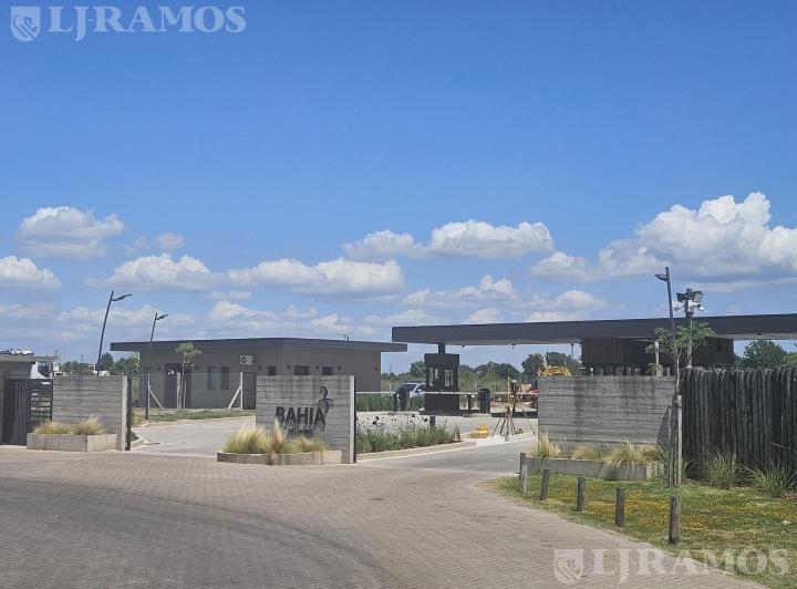 Terreno · 765m²