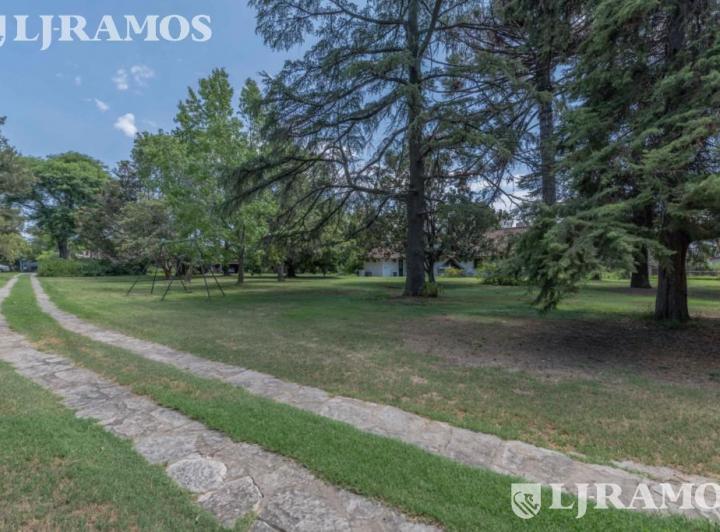 Terreno · 611m²