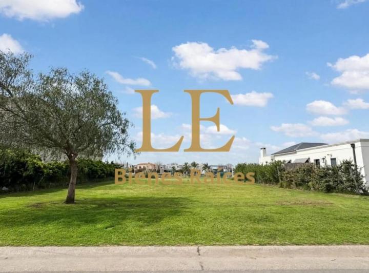 Terreno · 900m²