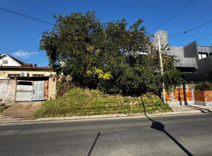 Terreno · 227m²
