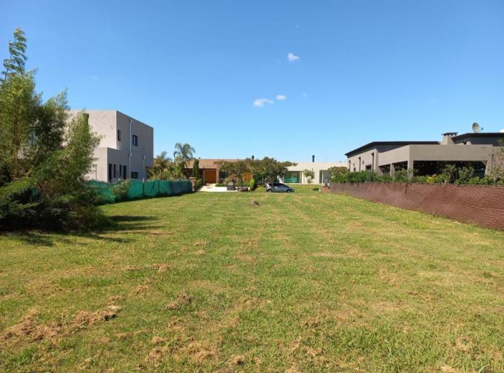 Terreno · 648m²