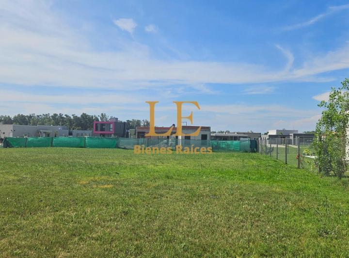 Terreno · 800m²