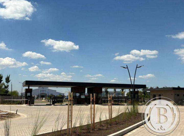 Terreno · 894m²