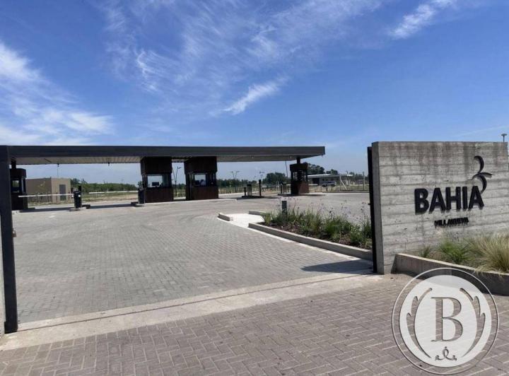 Terreno · 894m²