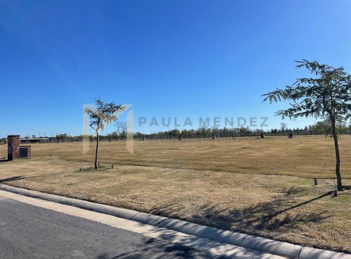 Terreno · 682m²