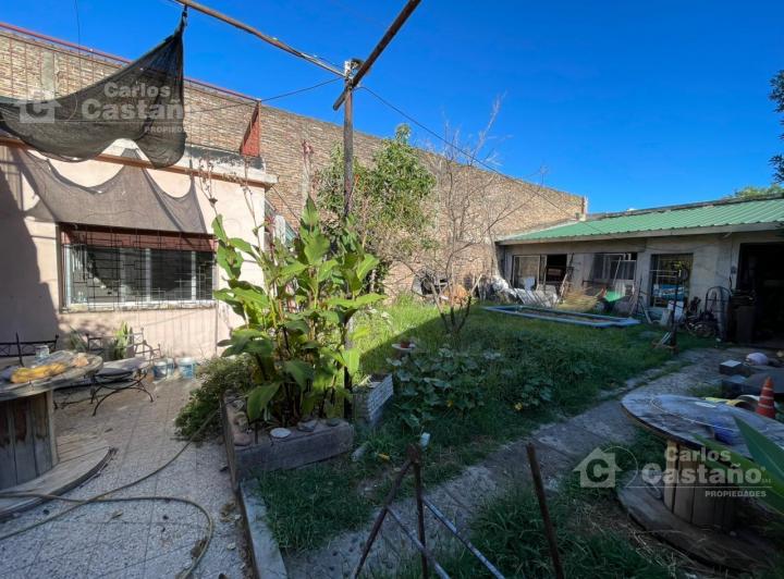 Terreno · 360m² · 4 Ambientes · 4 Cocheras