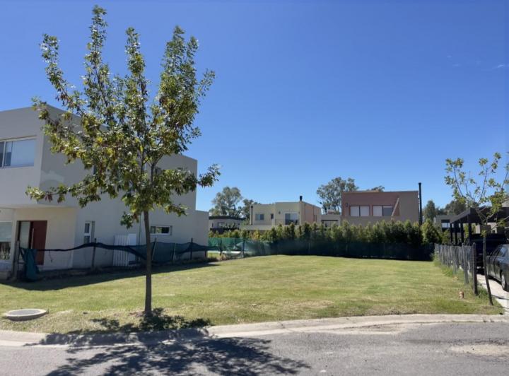 Terreno · 409m²