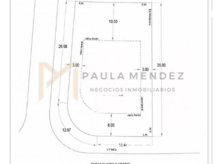 Terreno · 734m²