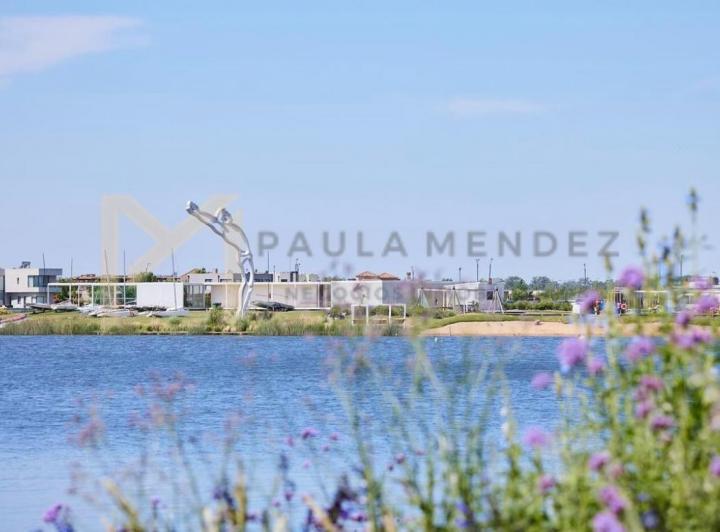 Terreno · 681m²
