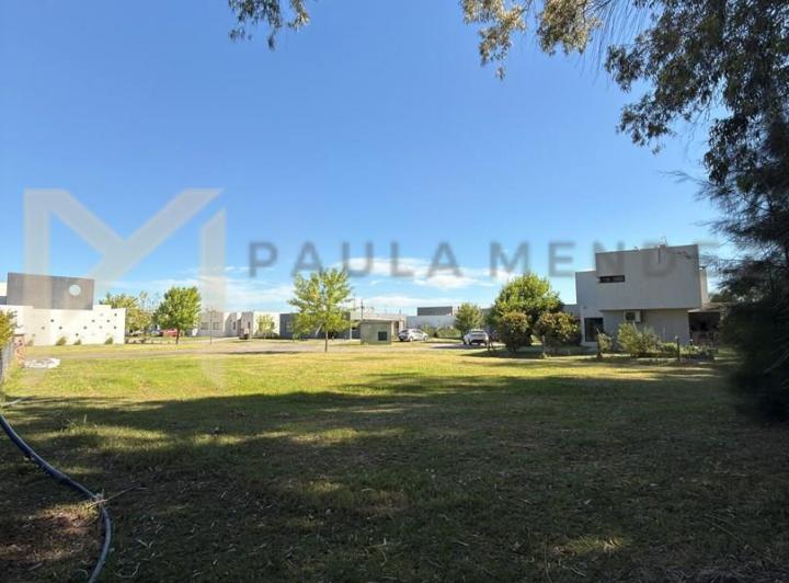 Terreno · 600m²