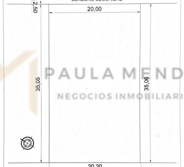 Terreno · 700m²