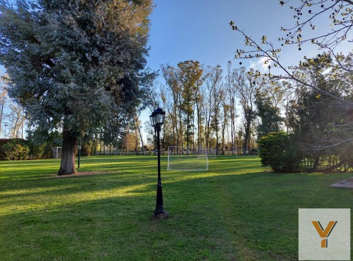 Terreno · 1300m²