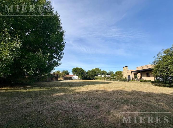 Terreno · 1010m²