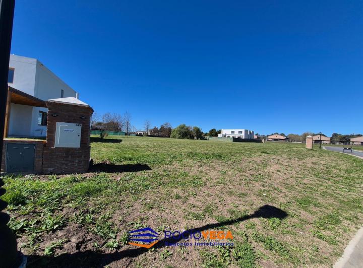 Terreno · 843m²