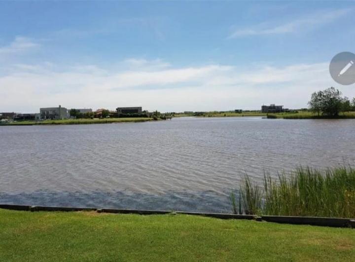 Terreno · 901m²