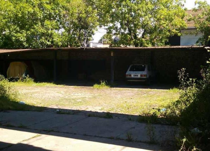 Terreno · 1900m² · 1 Cochera