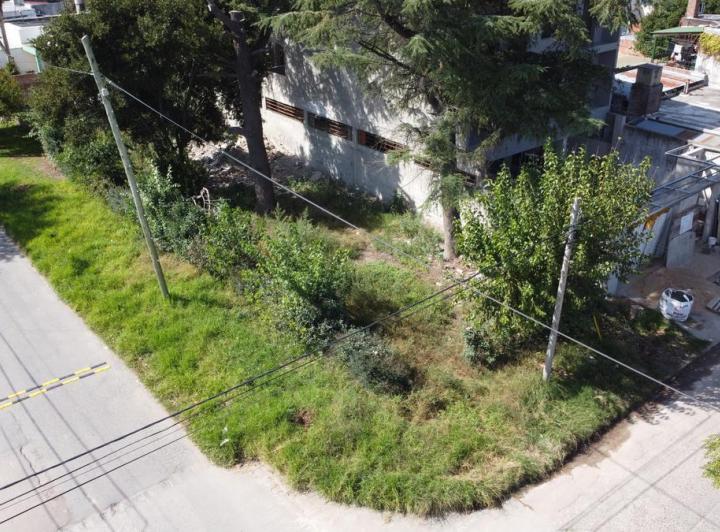 Terreno · 304m²