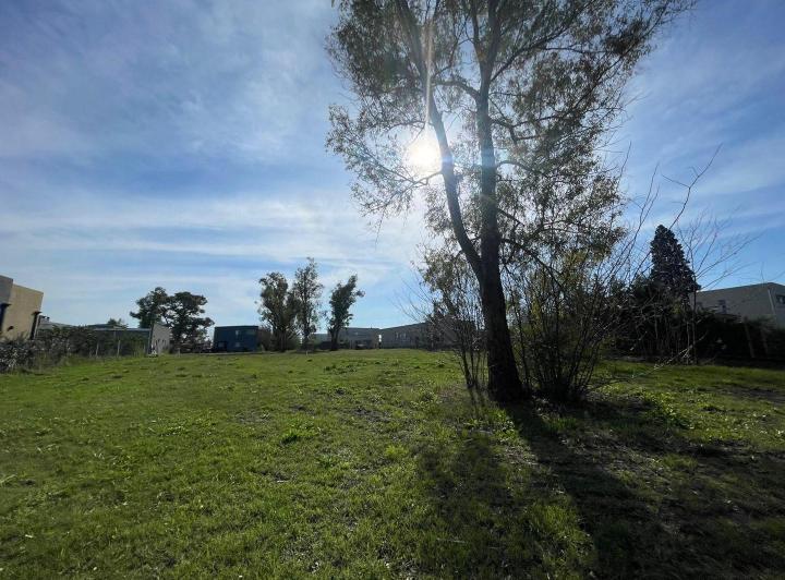 Terreno · 827m²