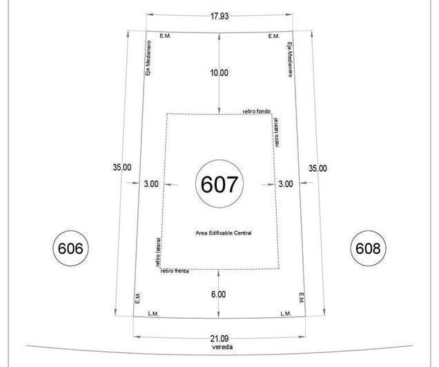 Terreno · 680m²