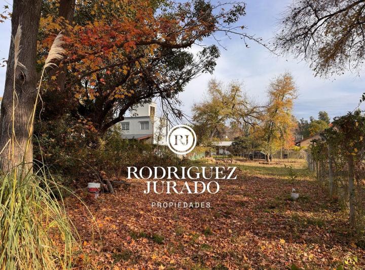 Terreno · 833m²
