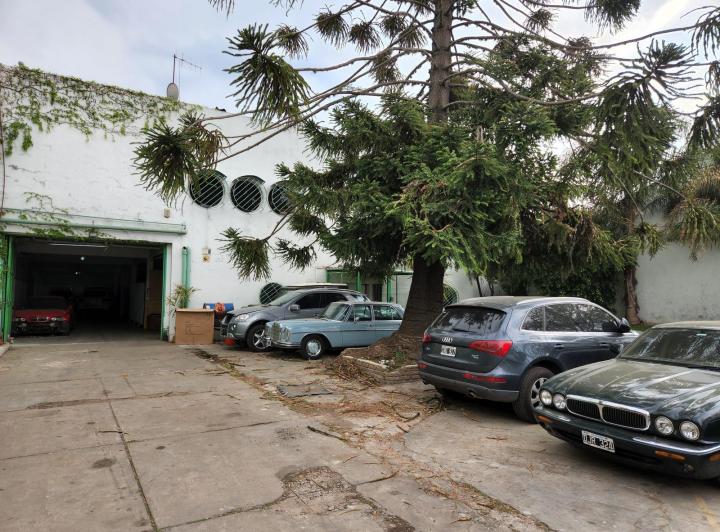 Terreno · 600m² · 100 Cocheras