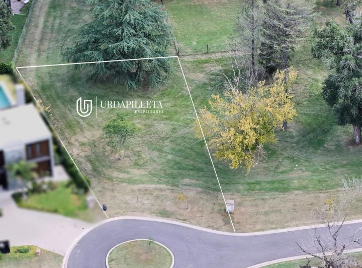 Terreno · 802m²