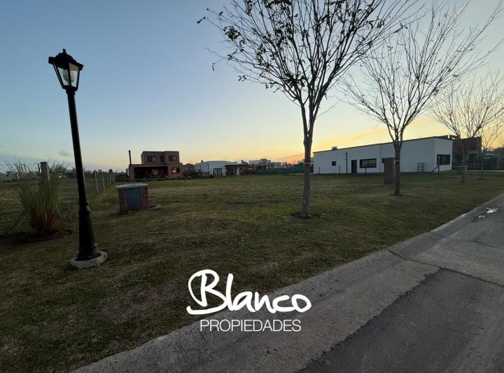 Terreno · 400m²