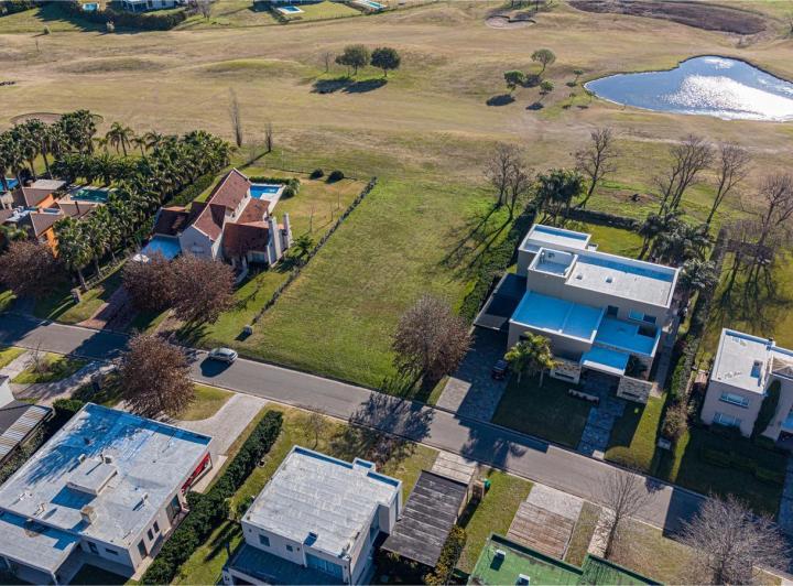 Terreno · 1533m²