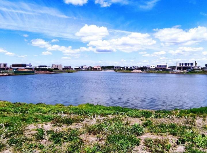 Terreno · 859m²