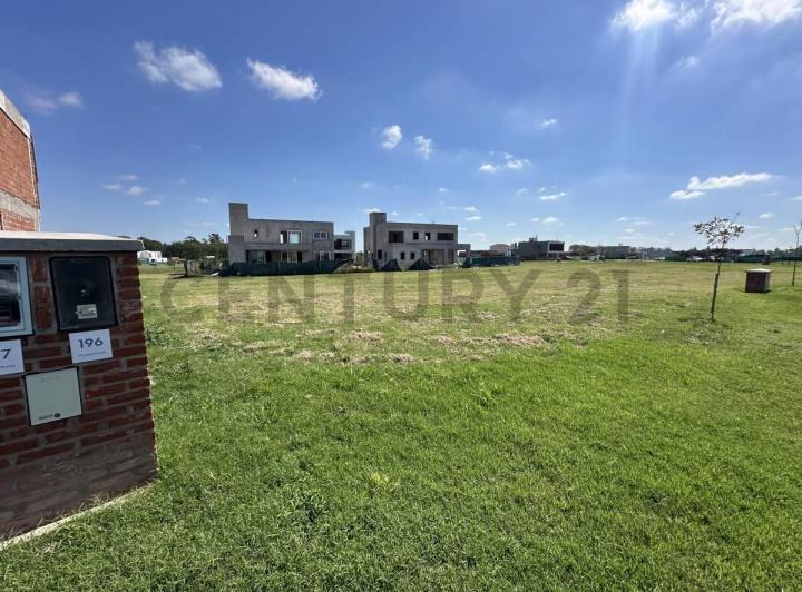 Terreno · 651m²