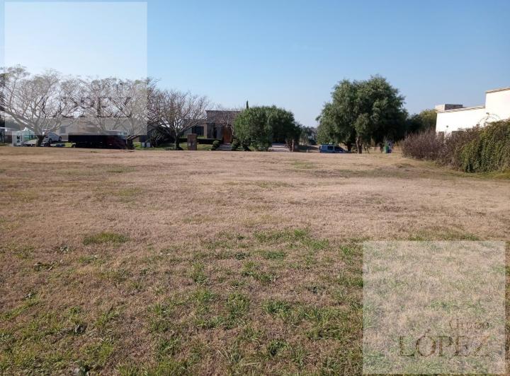 Terreno · 812m²